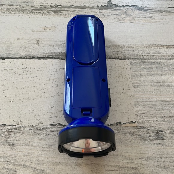 COPY - BRAND NEW! 2-in-1 Handheld Multi-use Flashlight with 180° adjustable LED… - Picture 10 of 15